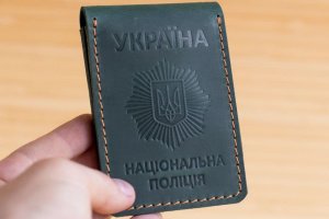 Обложка из кожи на удостоверение полиции с жетоном зеленая - Описание