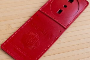 Обложка из кожи на удостоверение полиции с жетоном красная - Описание