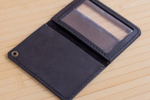 Обложка из натуральной кожи на удостоверение полиции черная - Описание