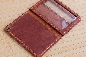 Обложка из кожи на удостоверение полиции коричневая - Описание