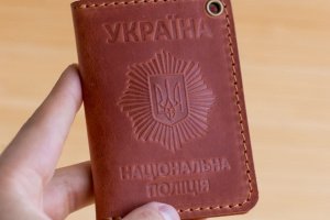 Обложка из кожи на удостоверение полиции коричневая - Описание