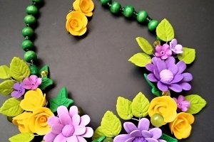 Кольє і сережки з жовтими і бузковими квітами. літо - Опис