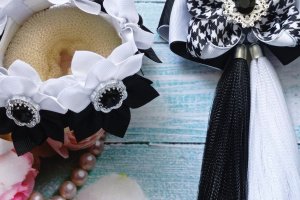Стильна гумка на пучок, на гульки, чорно-біла - Опис