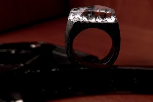 Черный и белый - Описание