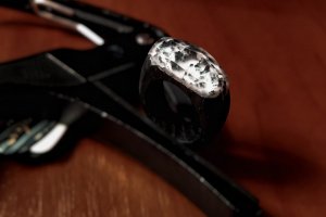 Черный и белый - Описание