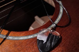 Медиатор "Япония, которая скрыта в пузырьках" - Описание