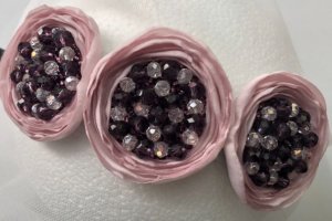 Пудровий обруч та заколки  - Опис