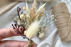 Бутоньєрки з сухоцвітів, весільні бутоньєрки