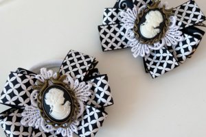 Школьные бантики на резинке черные 2 - Описание