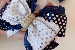 Школьные бантики на резинке синие 12 - Описание