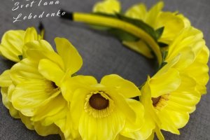 Обруч для волос с желтыми ромашками - Описание