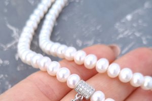 Колье из натурального жемчуга и кристаллов Swarovski - Описание