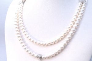 Колье из натурального жемчуга и кристаллов Swarovski - Описание