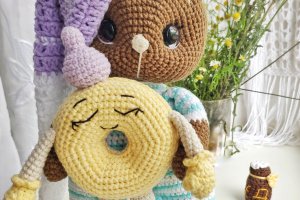 Игрушка Мишка Соня и его друг пончик - Описание