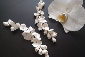 Весільна гілочка з фрезіями - Опис
