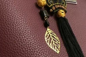 Украшение  для сумки - Описание