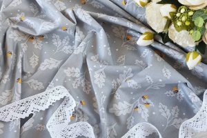 Ткань хлопок листья и желуди на сером