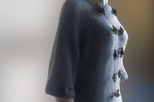 Светр-жилет женскій.Туніка з пухнастою ангори - Опис