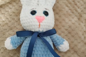 Вязаный зайка. Зайчик амигуруми - Описание