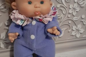 Одежда для пупса Нинес донил 26 см. Комбинезон - Описание