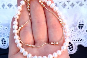 Браслет из натурального жемчуга и Swarovski в позолоте - Описание