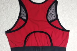 Спортивний холтер бра Кармен - Опис