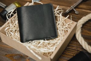 Гаманець ручної роботи.  - Опис