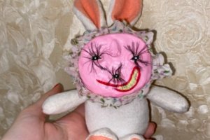 Робота божевільний заєць