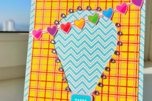 Листівка "Повітряна куля в День Народження" - Опис