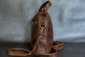 Чоловіча коричнева шкіряна сумка ручної роботи - Опис