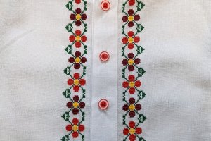 Вышиванка детская (вышитая рубашка) для мальчика - Описание