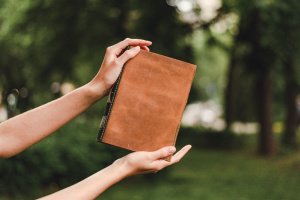 Кожаный блокнот из крафт письмами - ДРУГИЕ РАБОТЫ