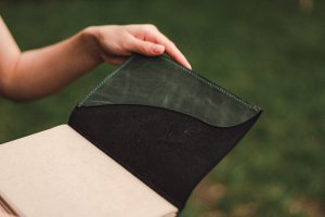 Шкіряний блокнот з коричневими крафт листами - Опис