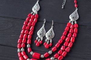 Комплект из натуральных кораллов ожерелье и серьги №450 - Описание