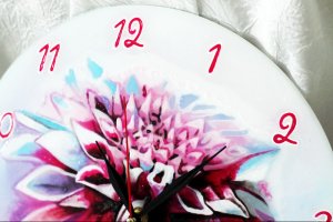 Витражная настенные часы Георгина - Описание