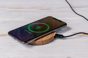 Бездротова зарядка для телефона з гравіюванням «iCharge» - Опис