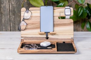 Органайзер із бездротовою зарядкою "Dock station iWatch" - Опис
