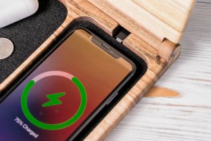 Органайзер із бездротовою зарядкою "Dock station iWatch" - Опис