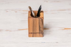 Подставка для ручек и карандашей из дерева "Кубок" - Описание