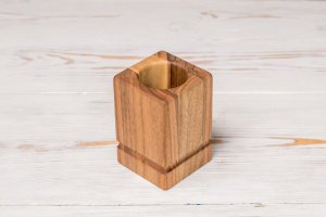Подставка для ручек и карандашей из дерева "Кубок" - Описание