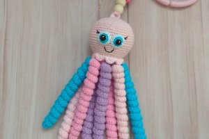 Игрушка в колыбель, кроватка, вязаная игрушка - Описание