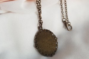 Бронзовий кулон з листочком у стилі вінтаж - Опис