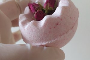 Бомбы с маслом розы - Описание