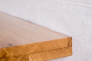 Дерев'яна полиця прихованого монтажу з дуба з живим краєм - Опис