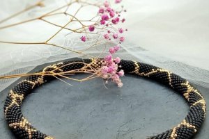 Колье 'Роковая соблазнительница' - Описание