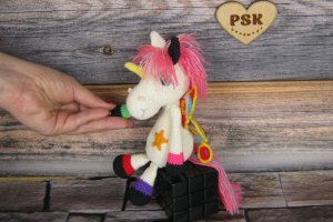 Єдиноріг в'язана гачком м'яка іграшка з крилами метелика 4
