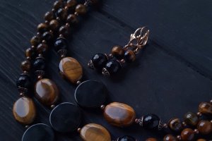 Бусы из натурального черного агата и тигрового глаза - Описание