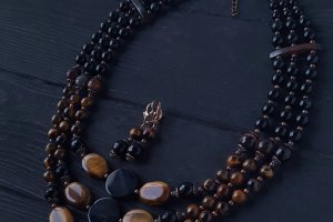 Бусы из натурального черного агата и тигрового глаза - Описание