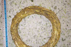 Венок из сена - Описание