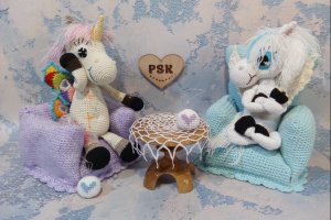 Маленький стіл для ляльок іграшковий ручної роботи дерева 1 - Опис